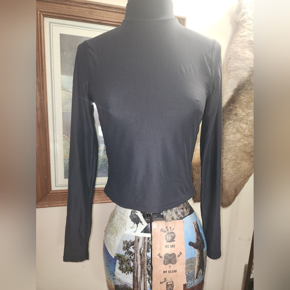 Abercrombie & Fitch Matte Black Seamless Long Sleeve